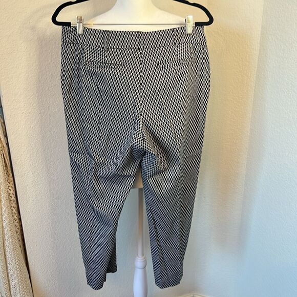 Women's George Black and White Patterned Ankle Pants ~ Size 12 - Picture 5 of 10